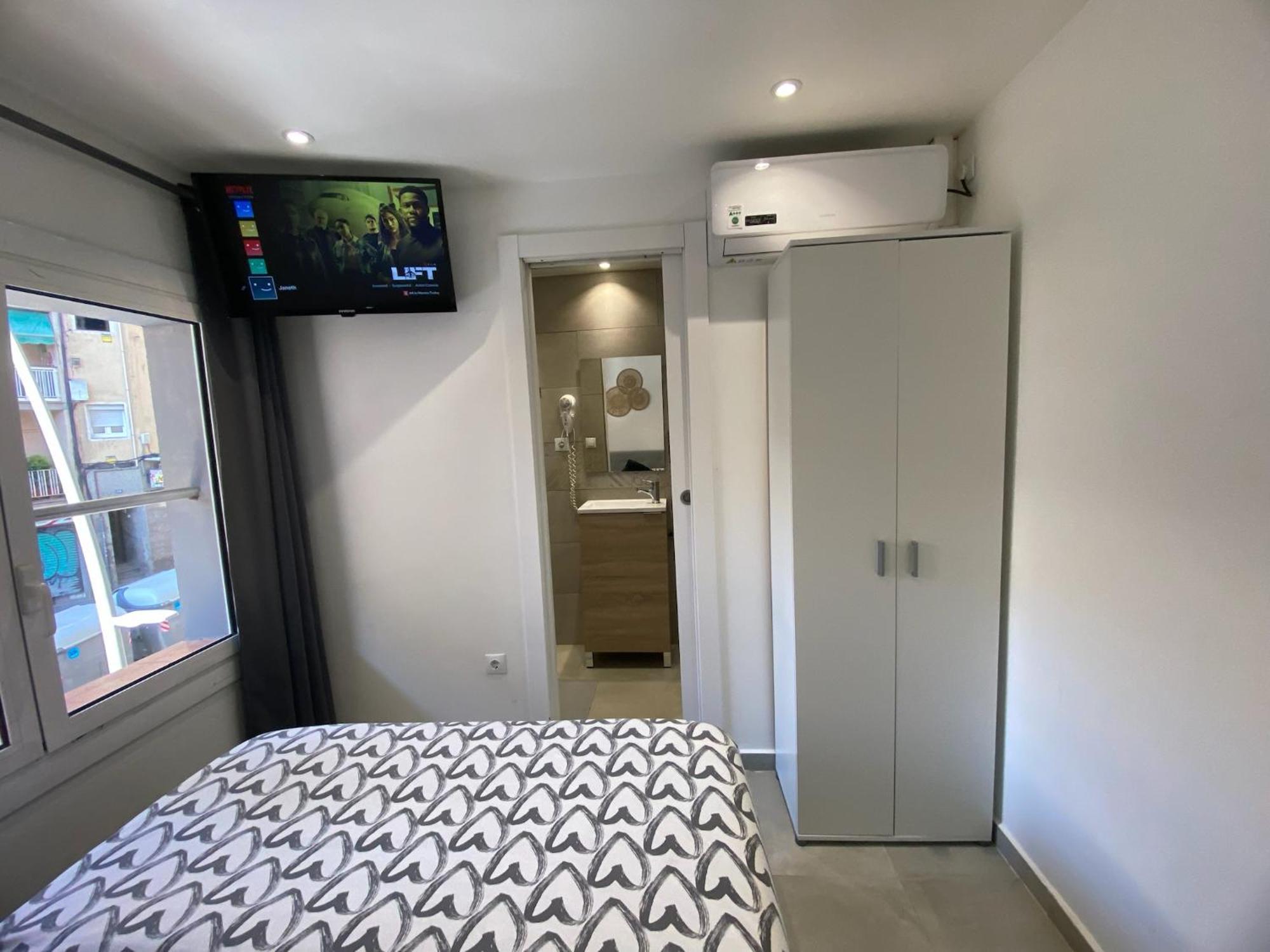Apartamentos Con Bano Privado Frente Al Metro L5 Barcelona-Hospitalet Оспиталет де Лобрегат Екстериор снимка