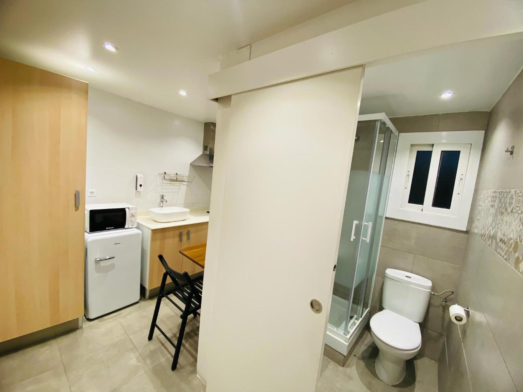 Apartamentos Con Bano Privado Frente Al Metro L5 Barcelona-Hospitalet Оспиталет де Лобрегат Екстериор снимка