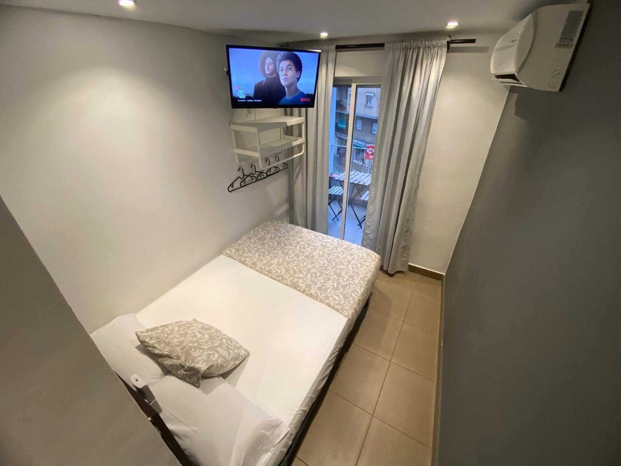 Apartamentos Con Bano Privado Frente Al Metro L5 Barcelona-Hospitalet Оспиталет де Лобрегат Екстериор снимка