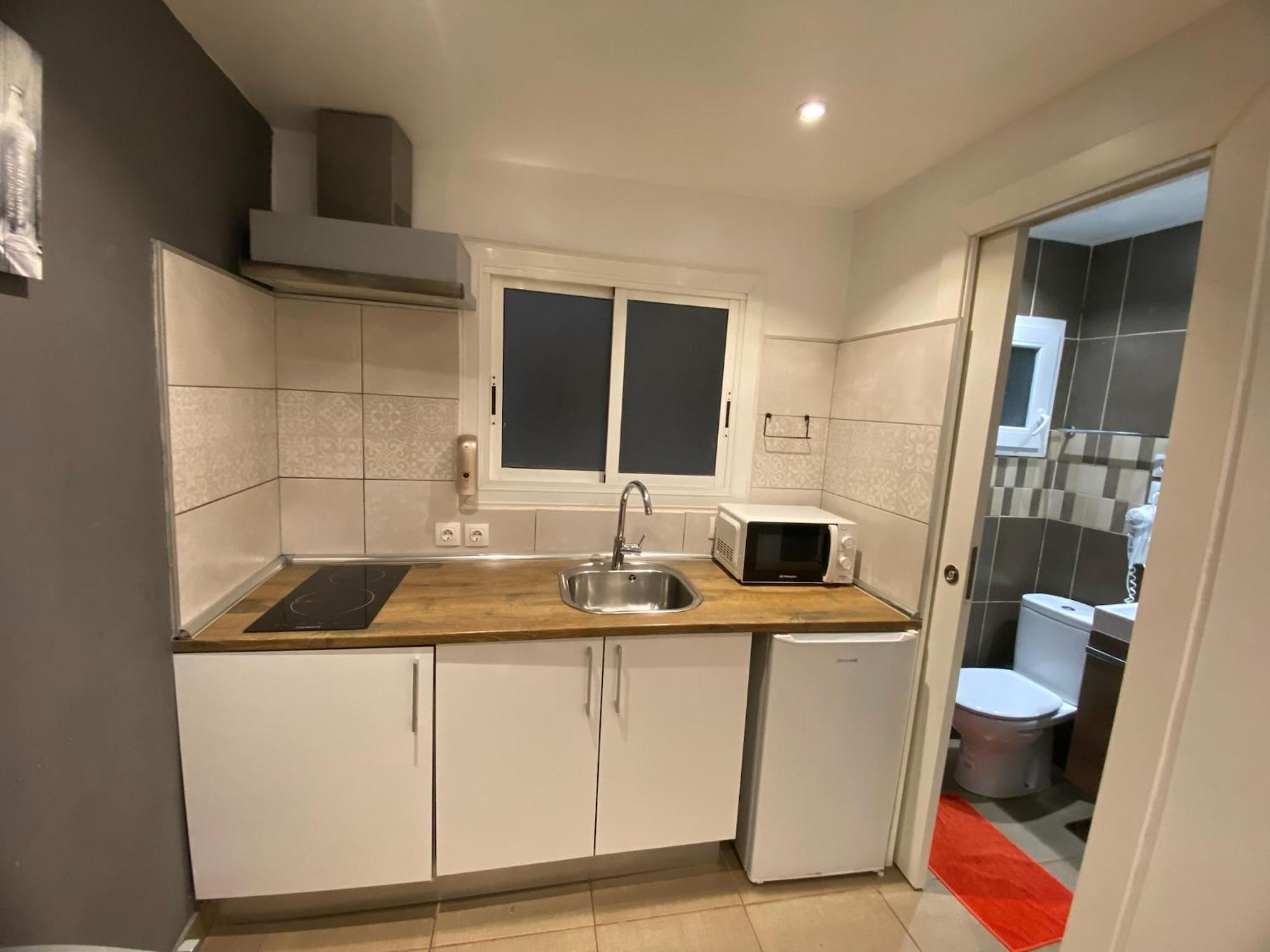 Apartamentos Con Bano Privado Frente Al Metro L5 Barcelona-Hospitalet Оспиталет де Лобрегат Екстериор снимка