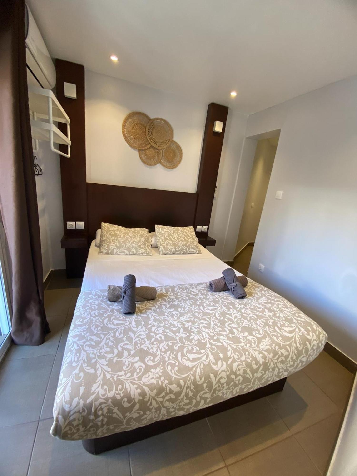 Apartamentos Con Bano Privado Frente Al Metro L5 Barcelona-Hospitalet Оспиталет де Лобрегат Екстериор снимка