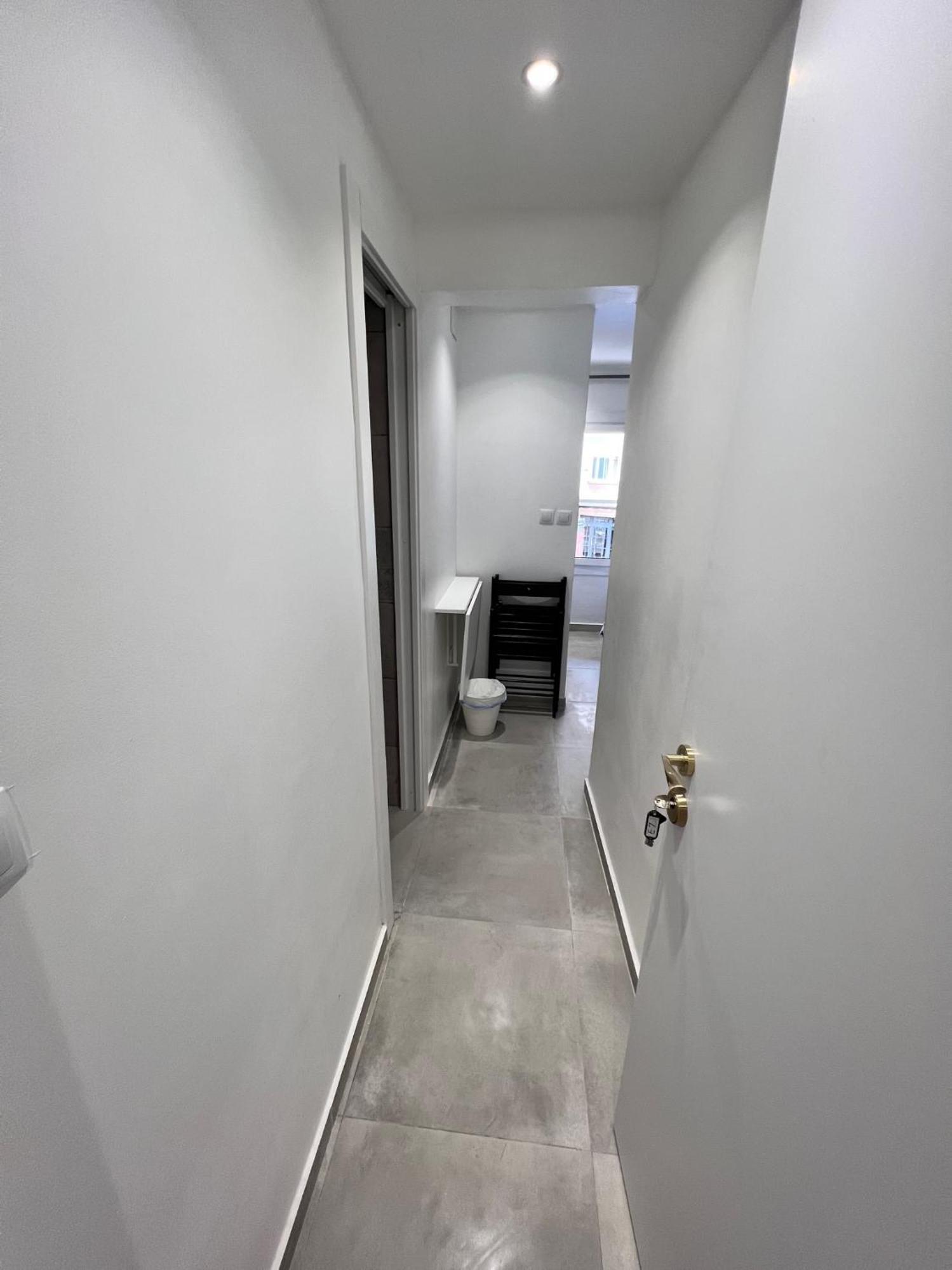 Apartamentos Con Bano Privado Frente Al Metro L5 Barcelona-Hospitalet Оспиталет де Лобрегат Екстериор снимка