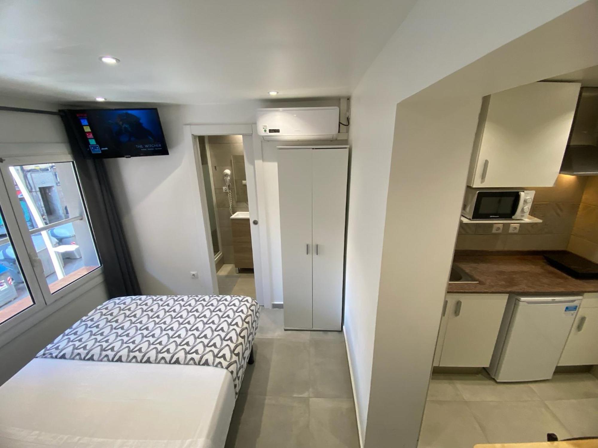 Apartamentos Con Bano Privado Frente Al Metro L5 Barcelona-Hospitalet Оспиталет де Лобрегат Екстериор снимка
