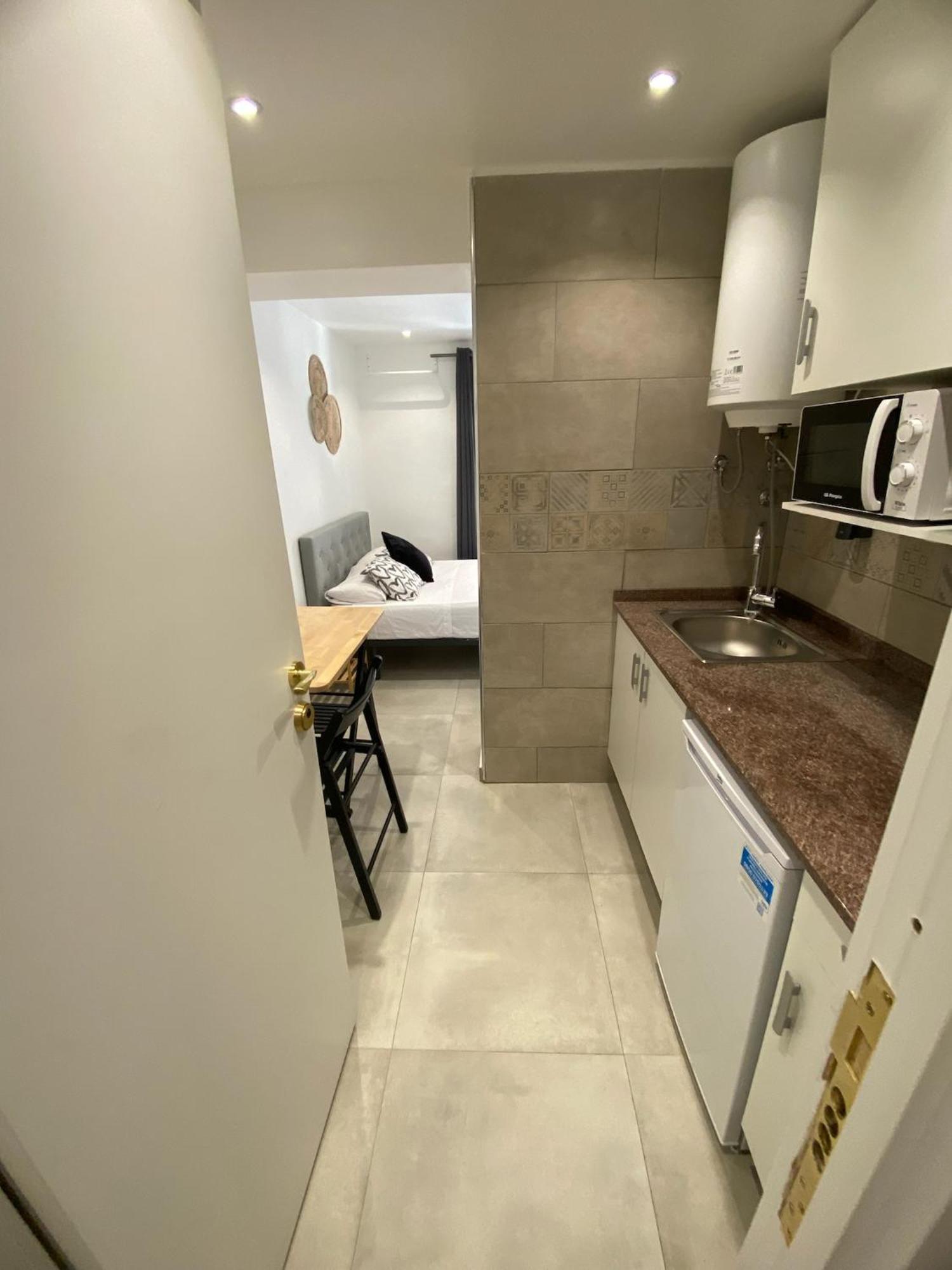 Apartamentos Con Bano Privado Frente Al Metro L5 Barcelona-Hospitalet Оспиталет де Лобрегат Екстериор снимка