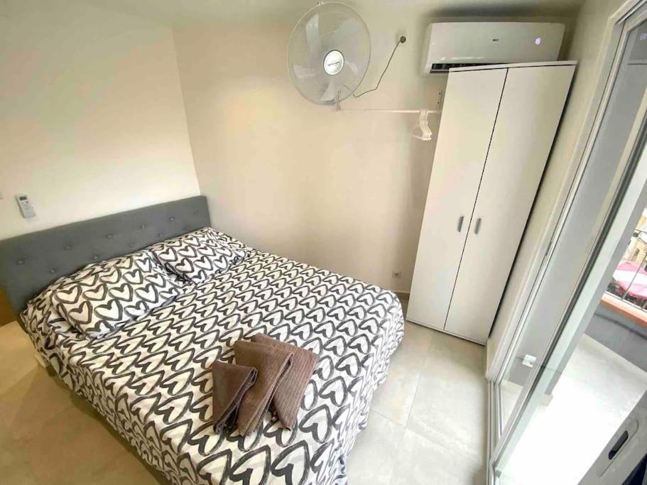 Apartamentos Con Bano Privado Frente Al Metro L5 Barcelona-Hospitalet Оспиталет де Лобрегат Екстериор снимка