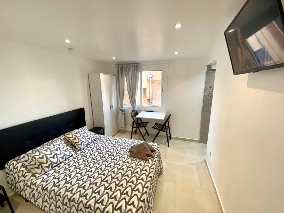 Apartamentos Con Bano Privado Frente Al Metro L5 Barcelona-Hospitalet Оспиталет де Лобрегат Екстериор снимка