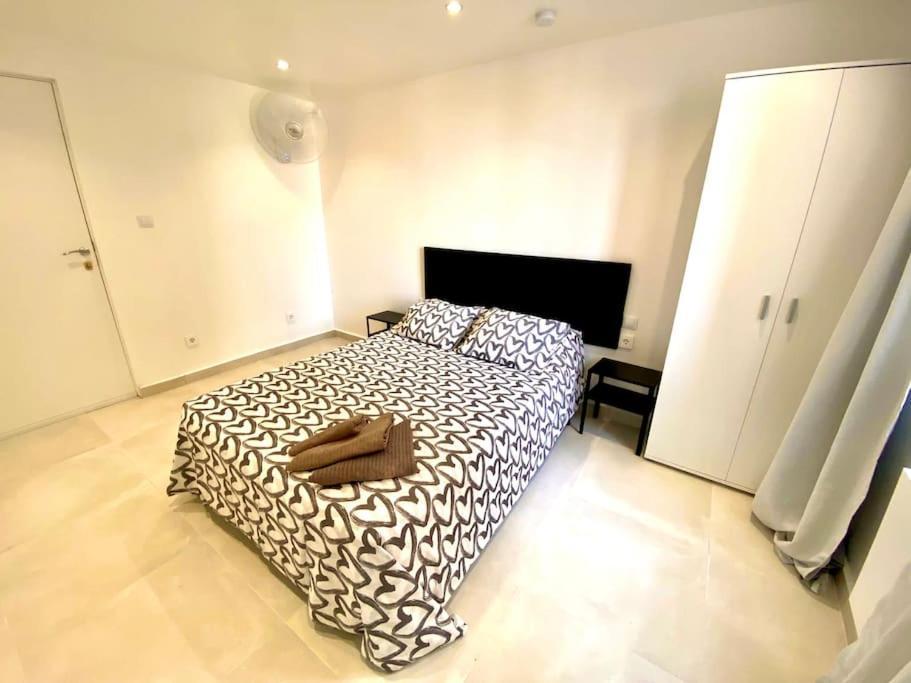 Apartamentos Con Bano Privado Frente Al Metro L5 Barcelona-Hospitalet Оспиталет де Лобрегат Екстериор снимка
