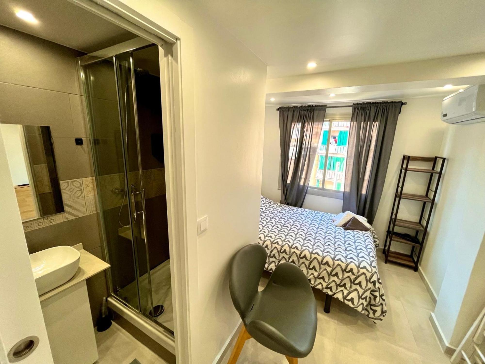 Apartamentos Con Bano Privado Frente Al Metro L5 Barcelona-Hospitalet Оспиталет де Лобрегат Екстериор снимка