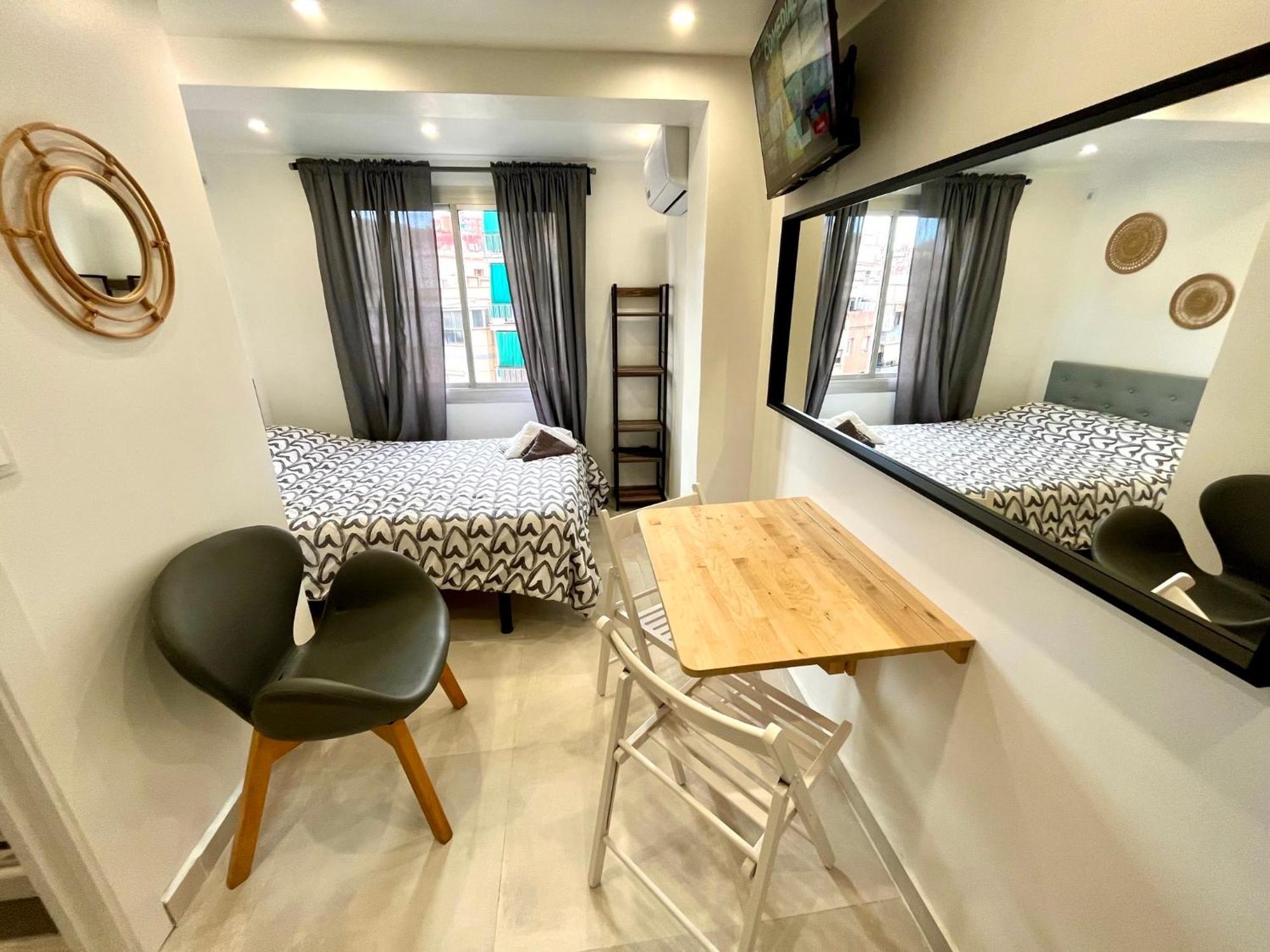 Apartamentos Con Bano Privado Frente Al Metro L5 Barcelona-Hospitalet Оспиталет де Лобрегат Екстериор снимка