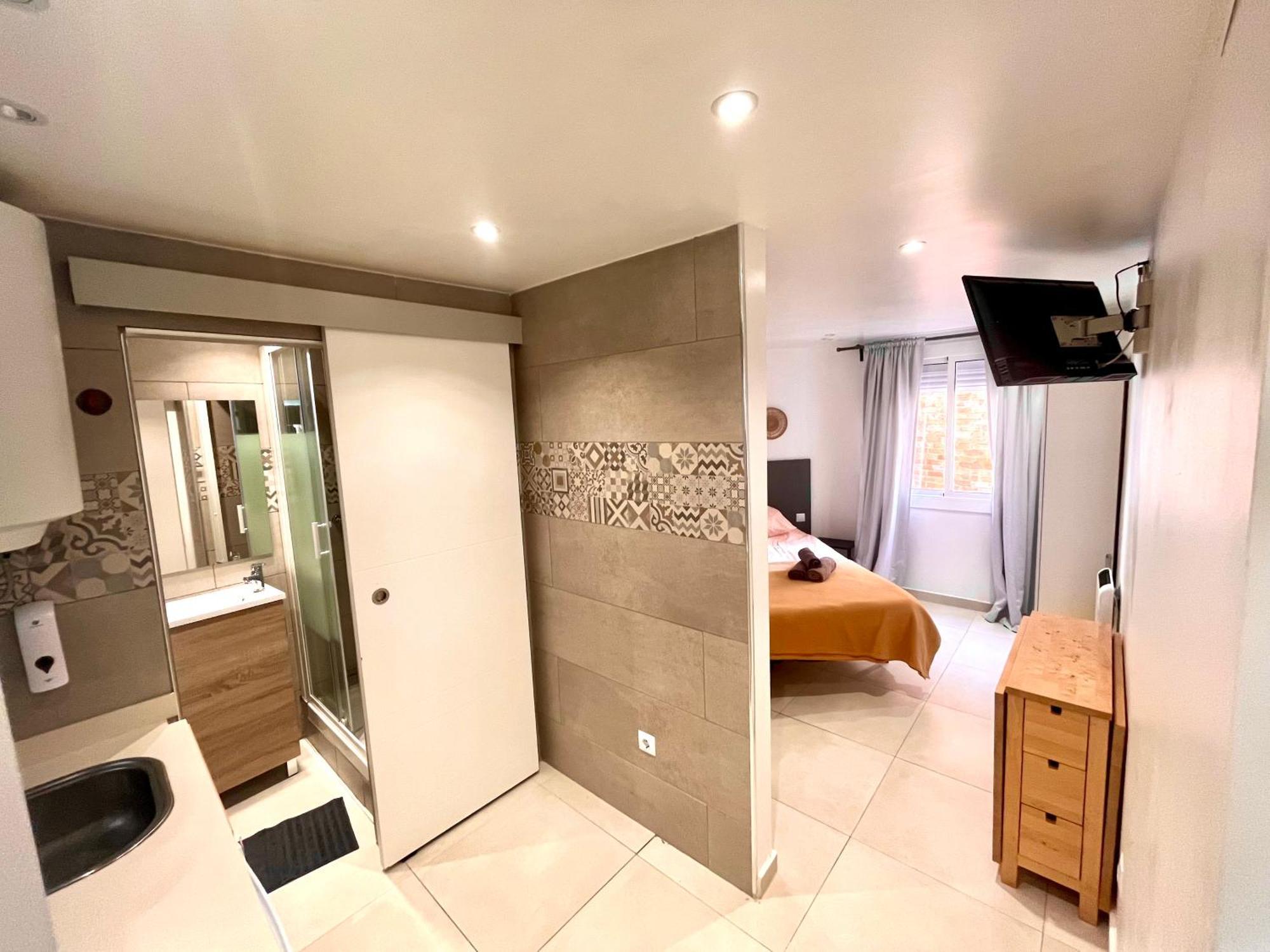 Apartamentos Con Bano Privado Frente Al Metro L5 Barcelona-Hospitalet Оспиталет де Лобрегат Екстериор снимка