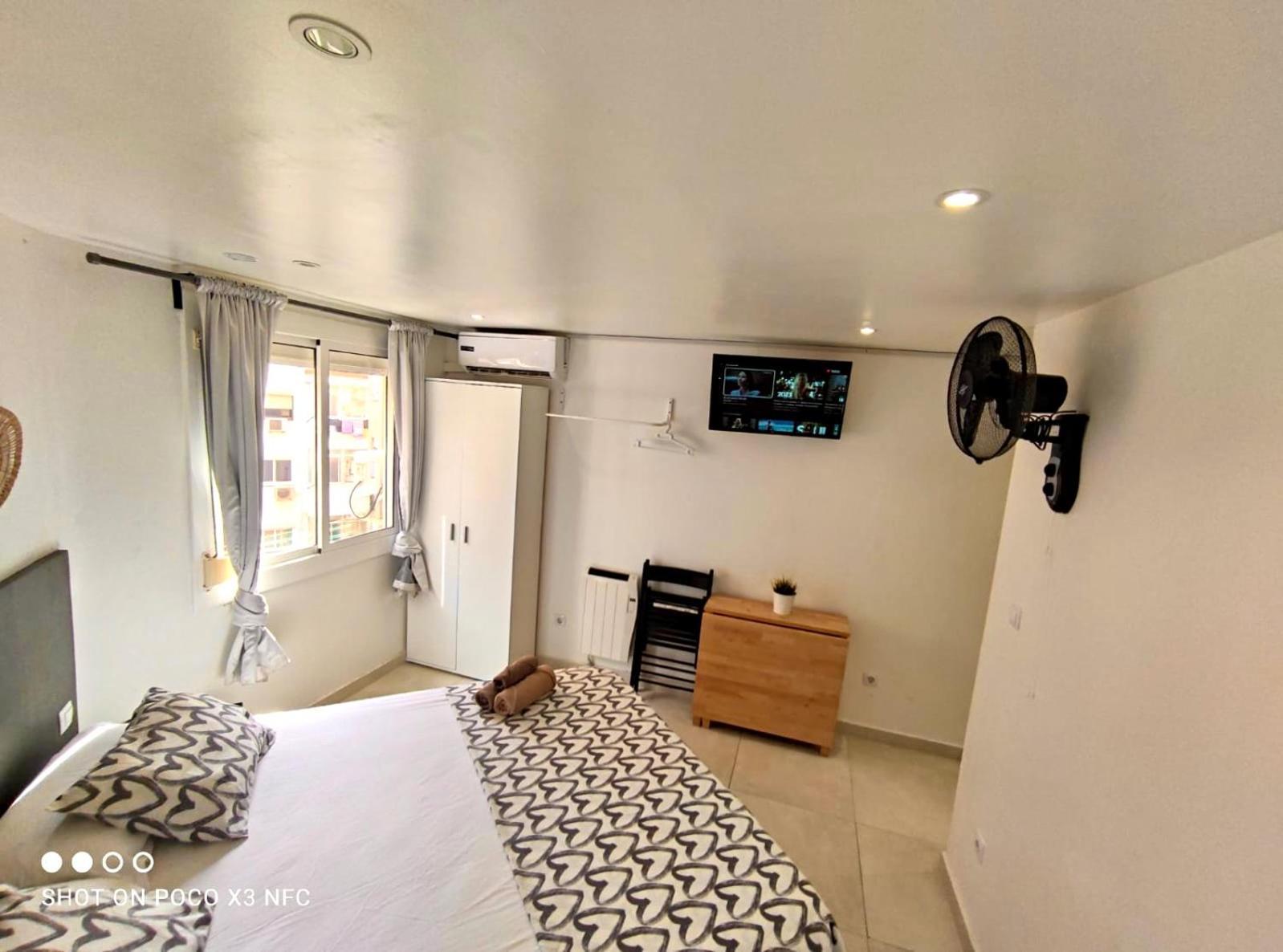 Apartamentos Con Bano Privado Frente Al Metro L5 Barcelona-Hospitalet Оспиталет де Лобрегат Екстериор снимка