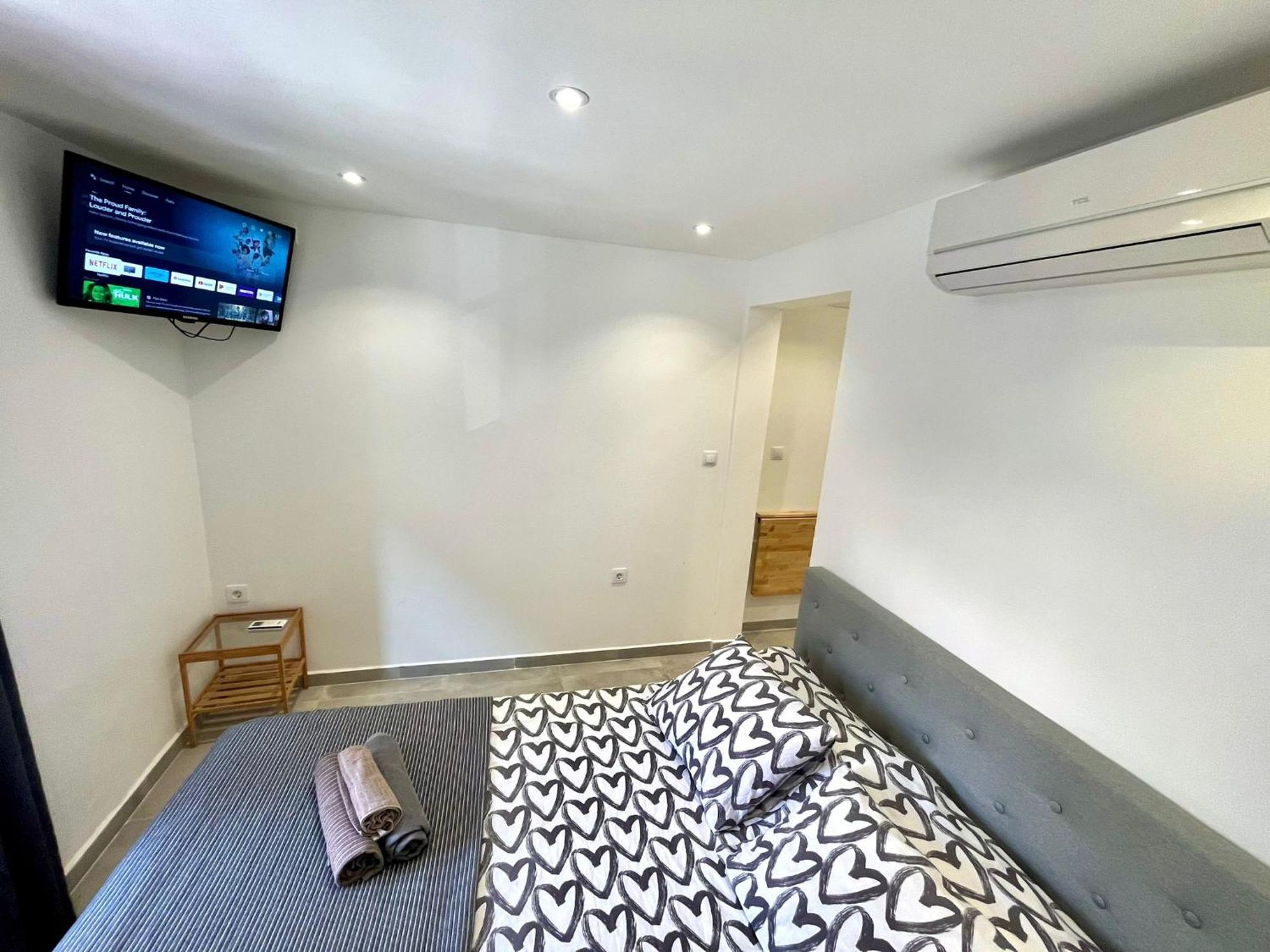 Apartamentos Con Bano Privado Frente Al Metro L5 Barcelona-Hospitalet Оспиталет де Лобрегат Екстериор снимка