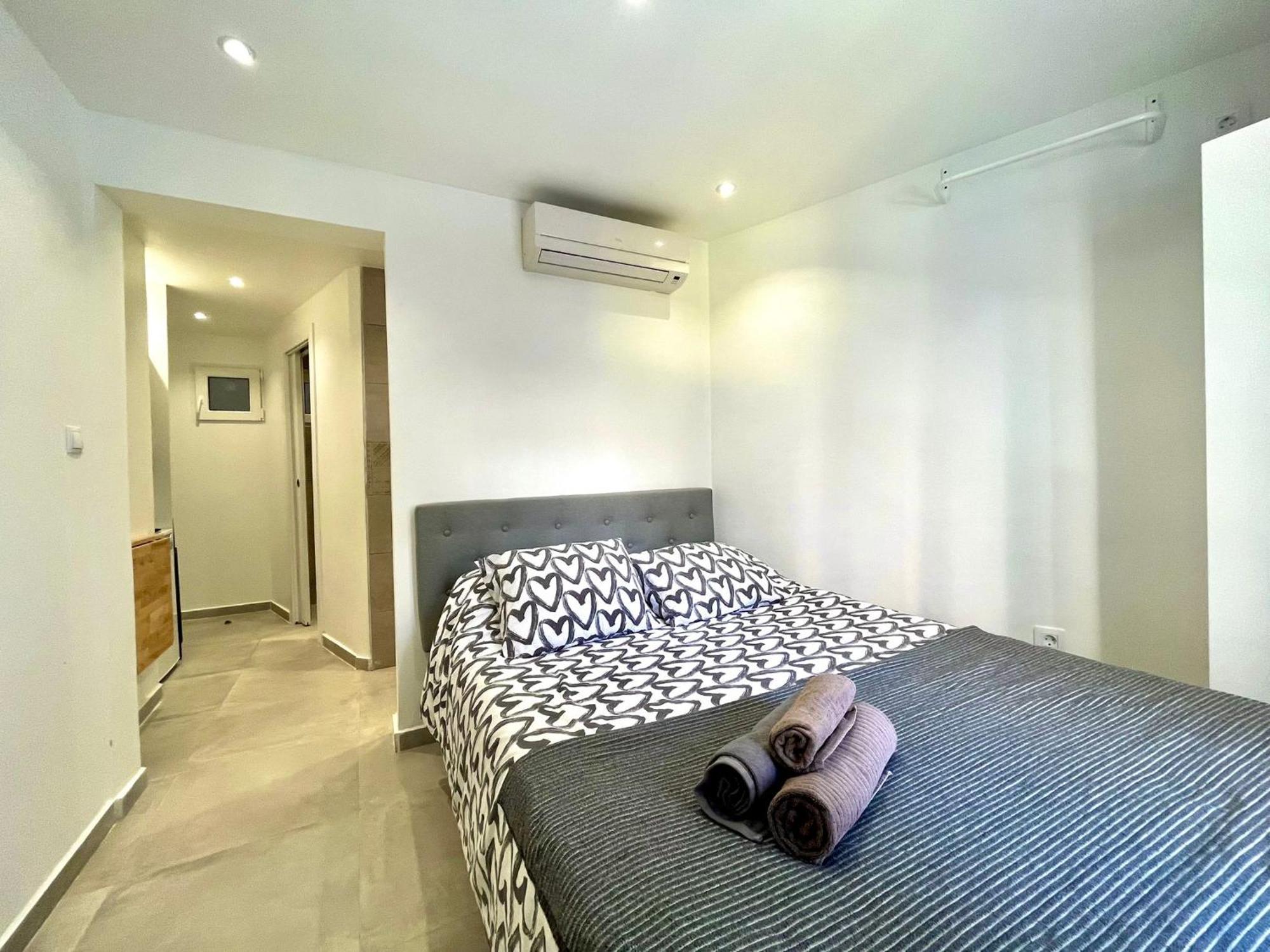 Apartamentos Con Bano Privado Frente Al Metro L5 Barcelona-Hospitalet Оспиталет де Лобрегат Екстериор снимка