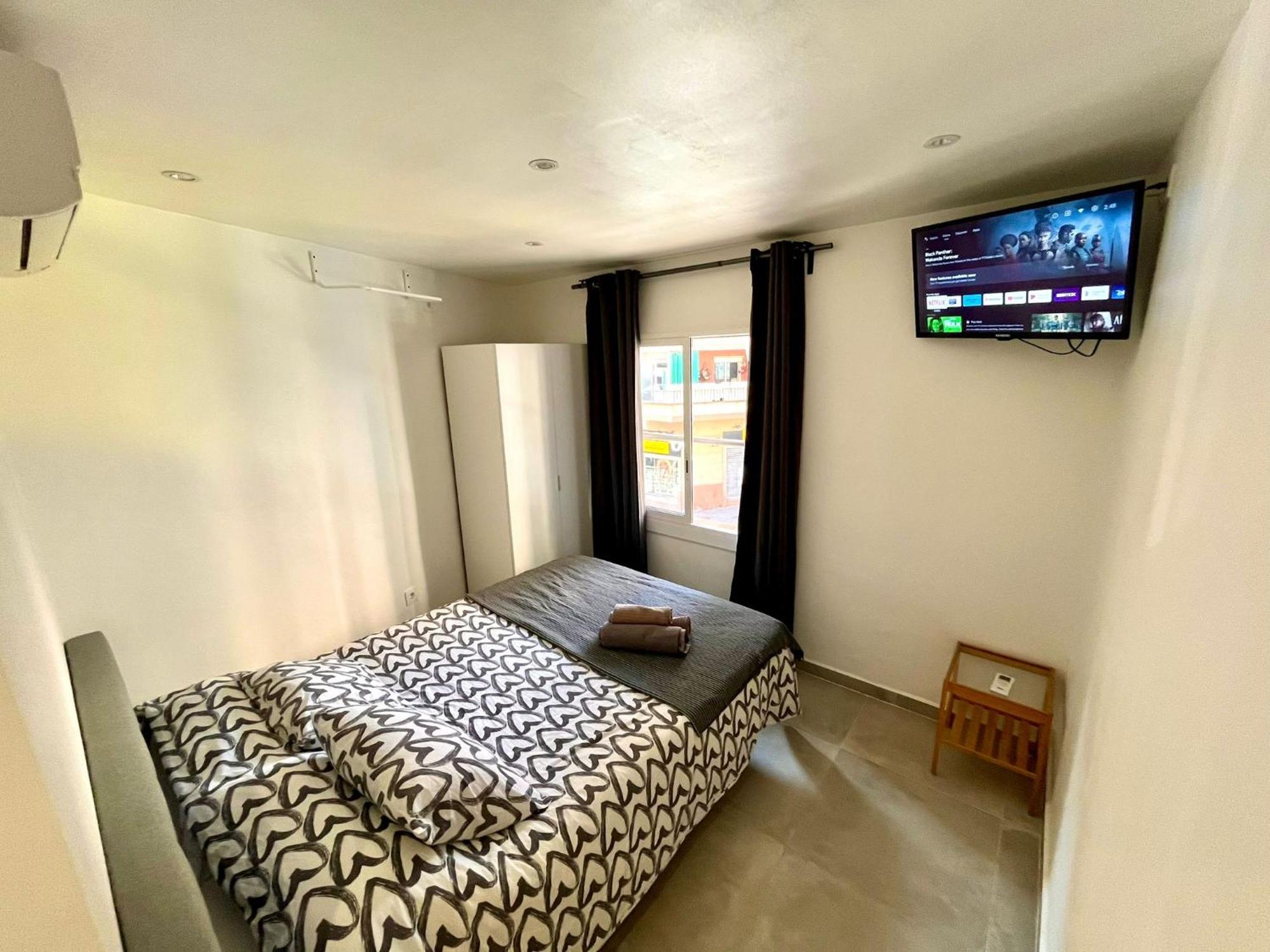 Apartamentos Con Bano Privado Frente Al Metro L5 Barcelona-Hospitalet Оспиталет де Лобрегат Екстериор снимка