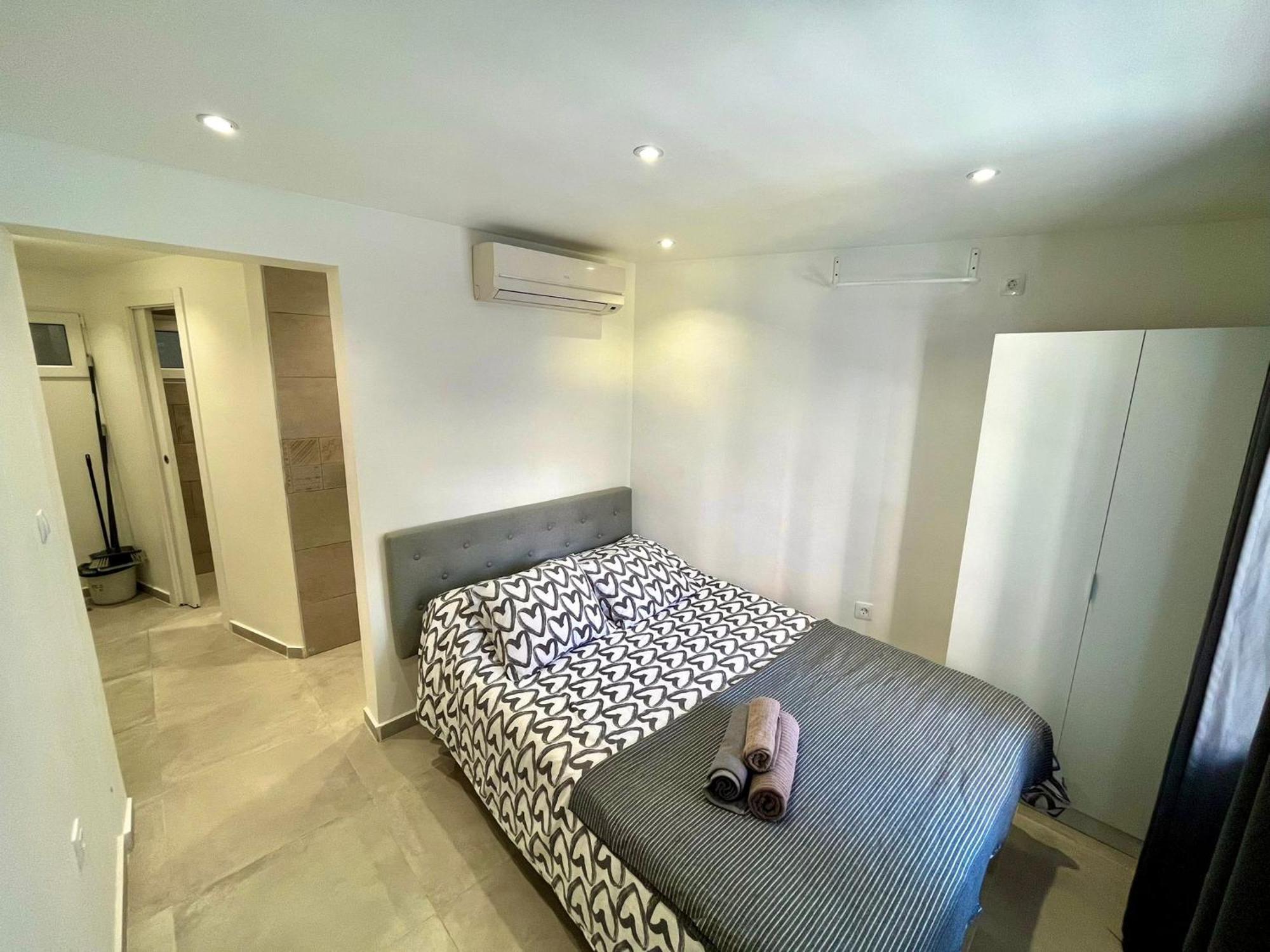Apartamentos Con Bano Privado Frente Al Metro L5 Barcelona-Hospitalet Оспиталет де Лобрегат Екстериор снимка